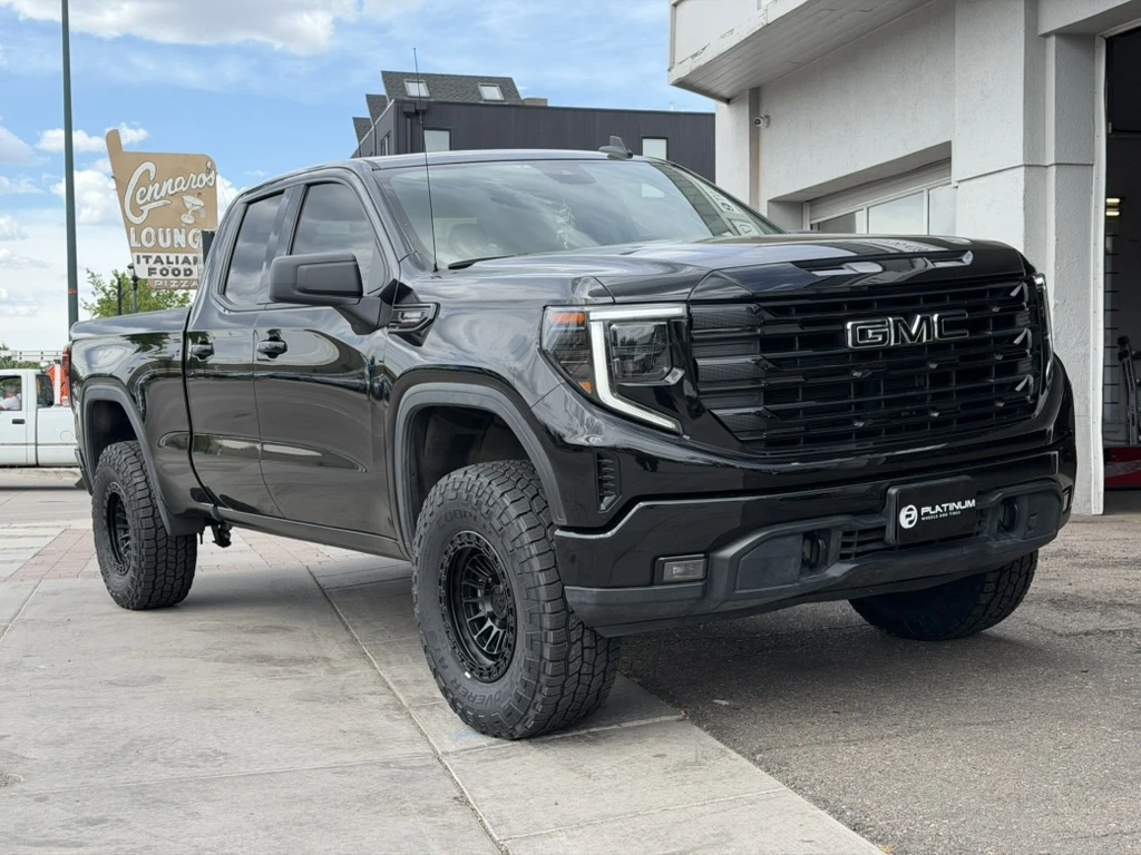 2025 GMC Sierra 1500 Lock Off-Road Mojave Black Wheel