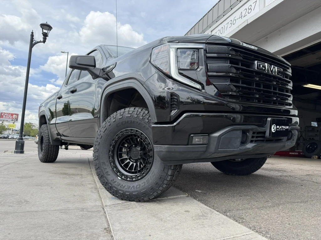2025 GMC Sierra 1500 Running Lock Off-Road Mojave Black