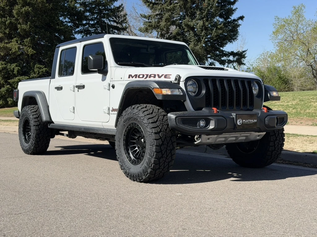 2025 Jeep Gladiator with Lock Off-Road Mojave Black Rims