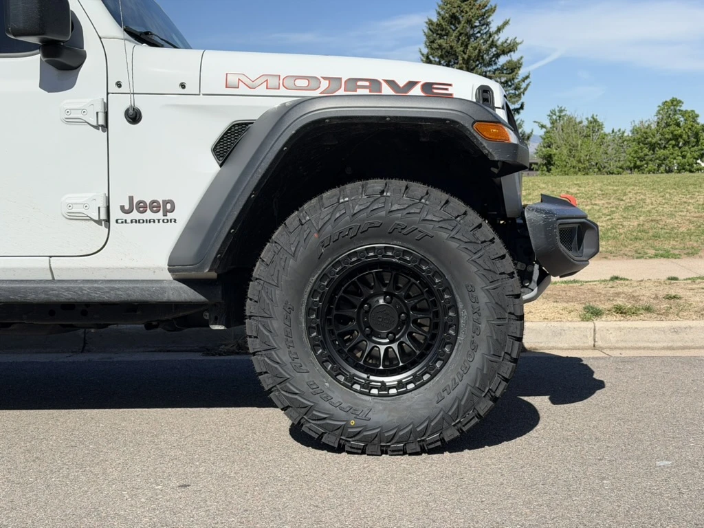 2025 Jeep Gladiator with Lock Off-Road Mojave Black Wheels