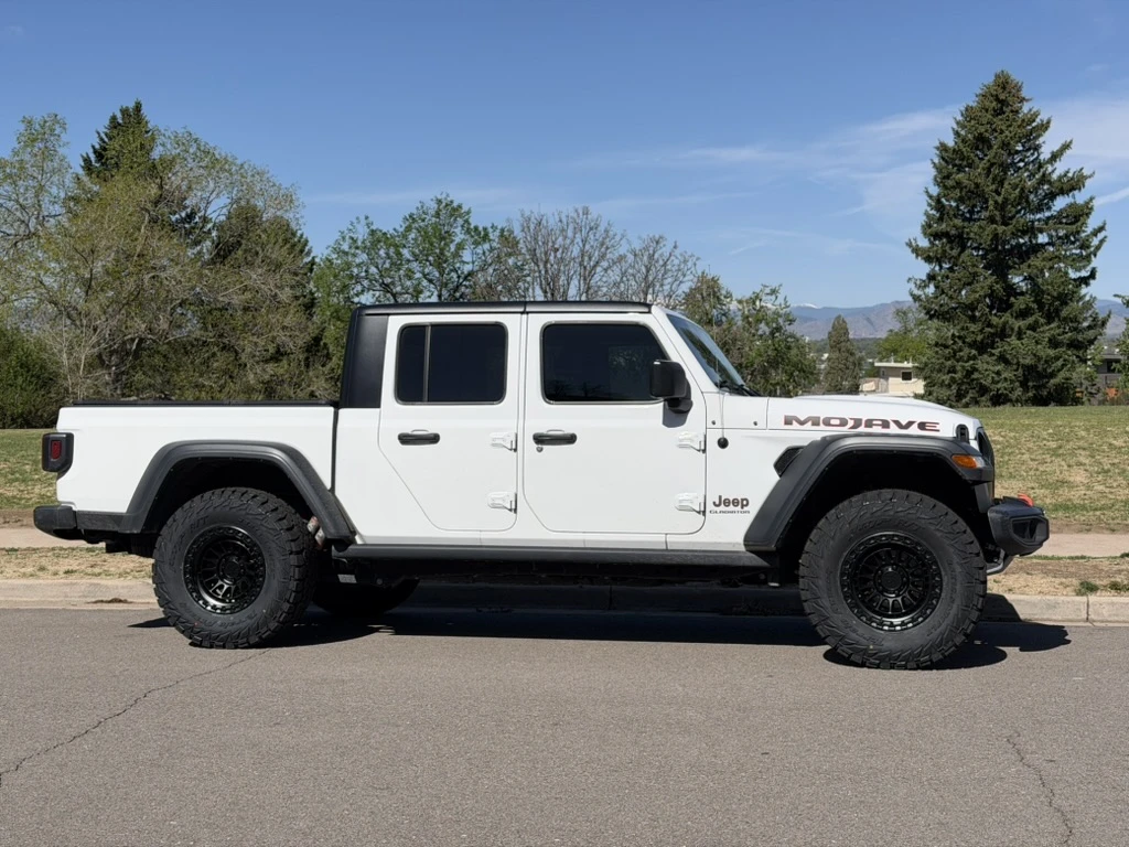 Black Lock Off-Road Mojave on 2025 Jeep Gladiator