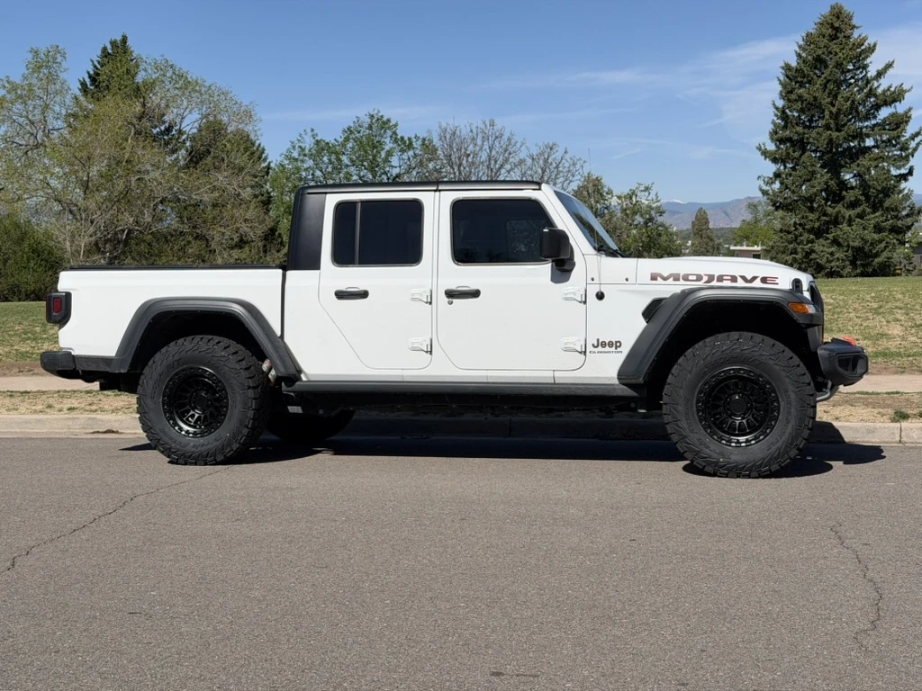 Lock Off-Road Mojave Black on 2025 Jeep Gladiator