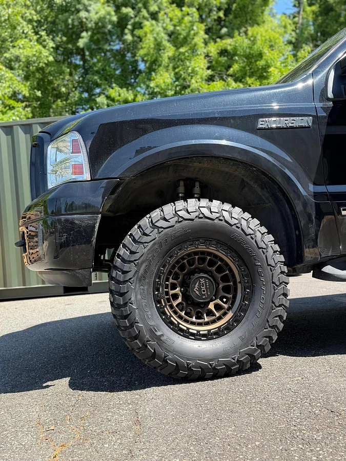 Bronze Lock Off-Road Mojave Rim on 2005 Ford Excursion