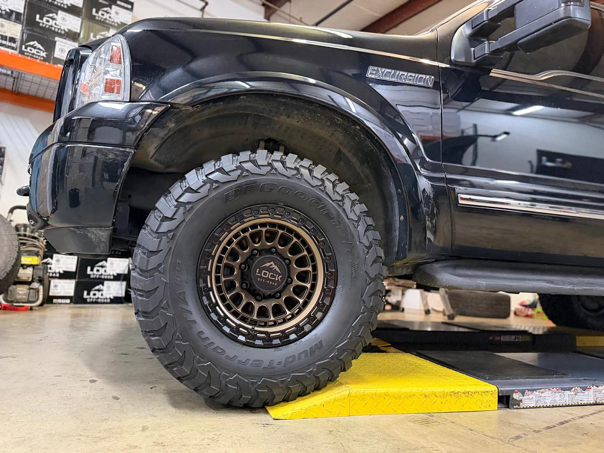 Lock Off-Road Mojave Bronze Rim on 2005 Ford Excursion
