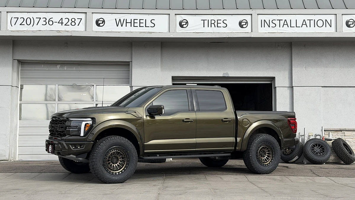 2026 Ford F-150 Lock Off-Road Mojave Bronze Wheel