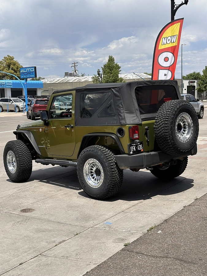 2017 Jeep Wrangler with Lock Off-Road Mojave Polished Rims