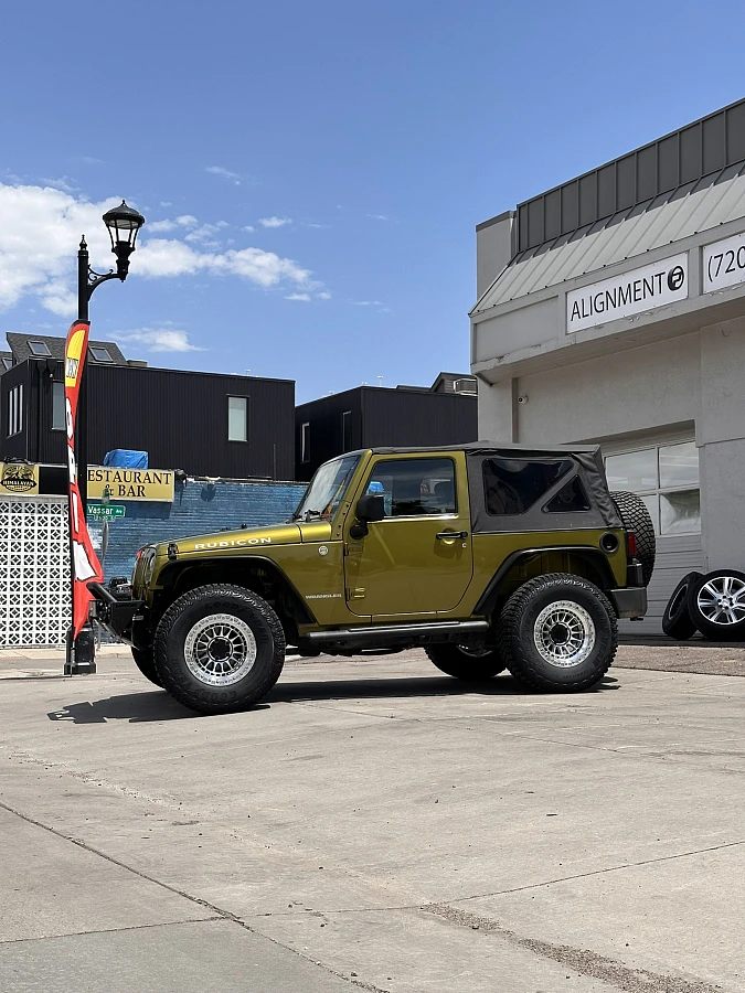 Lock Off-Road Mojave Polished on 2017 Jeep Wrangler