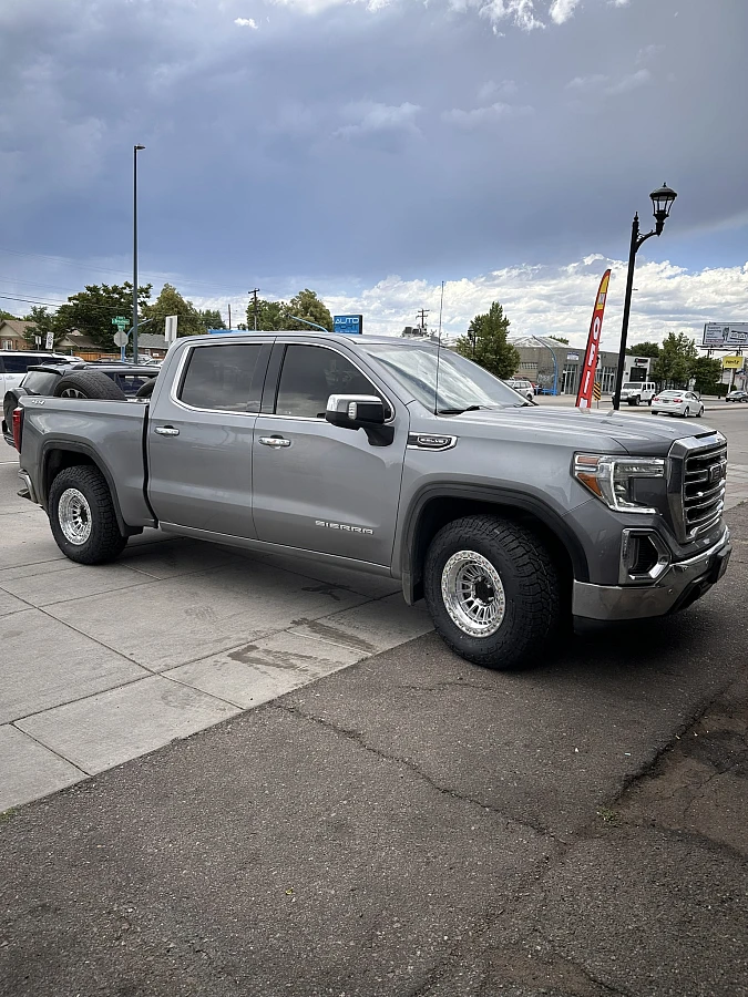 Lock Off-Road Mojave Polished on 2022 GMC Sierra 1500