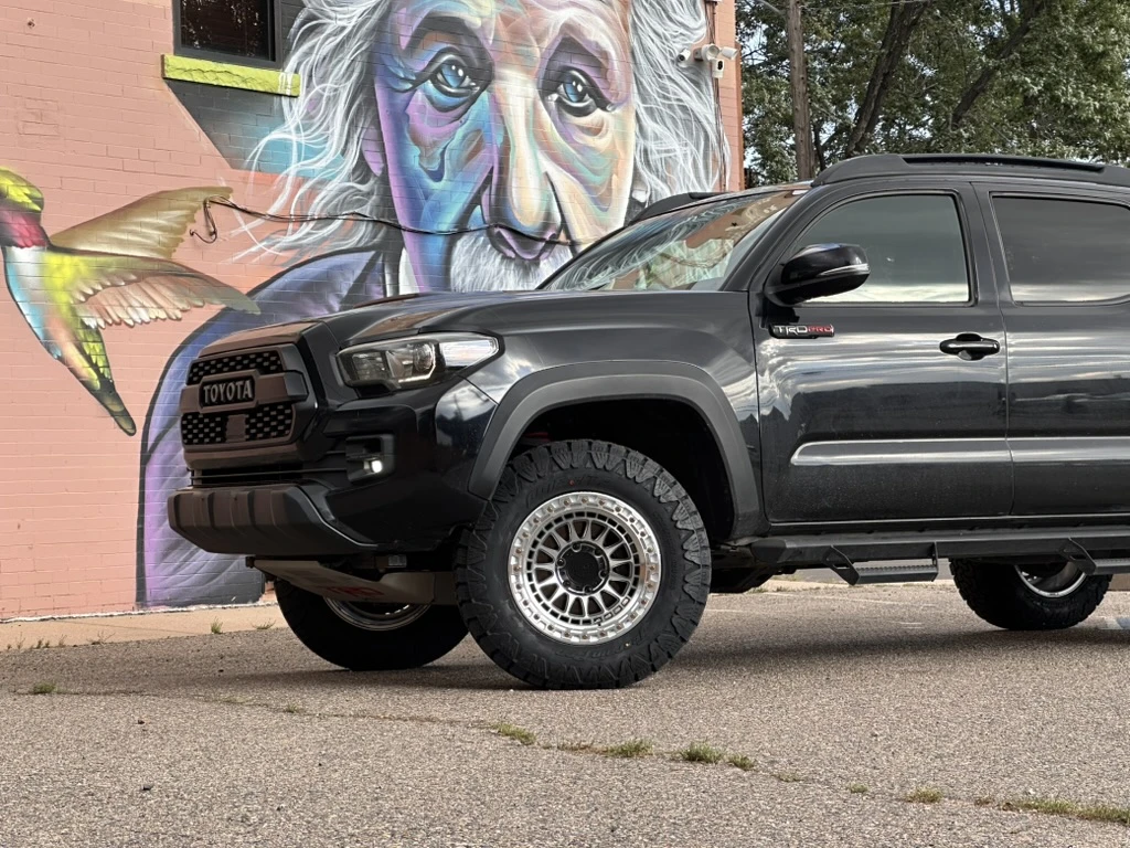 2023 Toyota Tacoma Running Lock Off-Road Mojave Polished