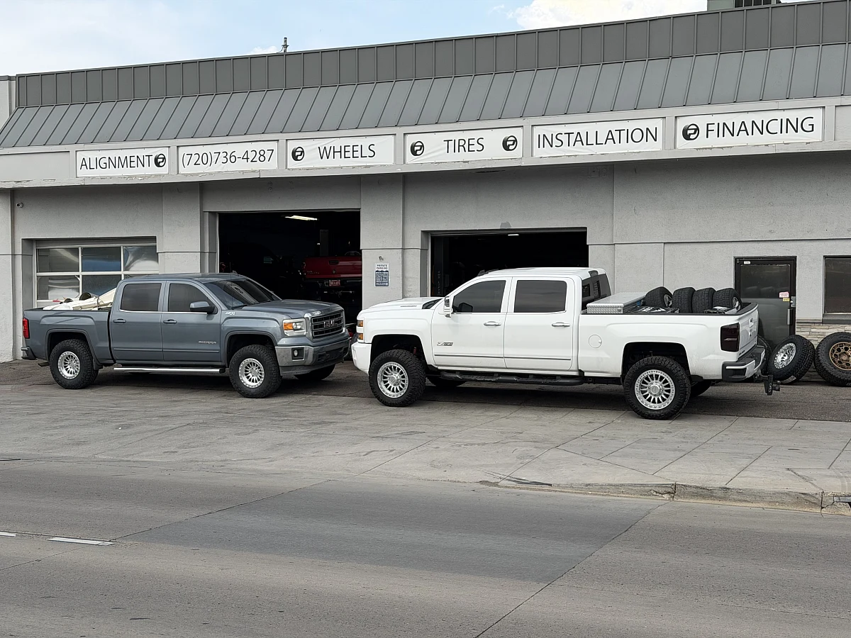 2016 Chevrolet Silverado 2500HD Lock Off-Road Trail Machined Silver Wheel