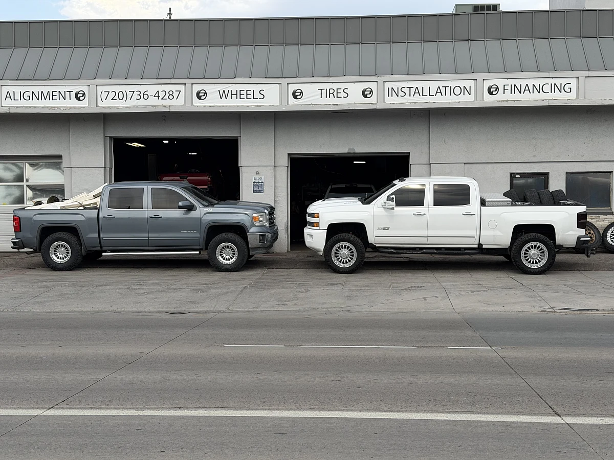 Lock Off-Road Machined Silver Trail Wheel on 2016 Chevrolet Silverado 2500HD