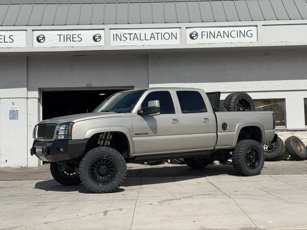 2003 Chevrolet Silverado 2500HD Equipped with Lock Off-Road Trail Matte Black