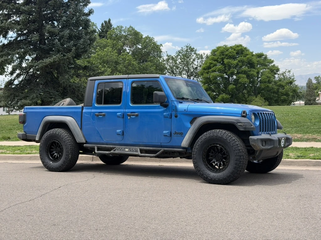 Lock Off-Road Trail Matte Black on 2024 Jeep Gladiator
