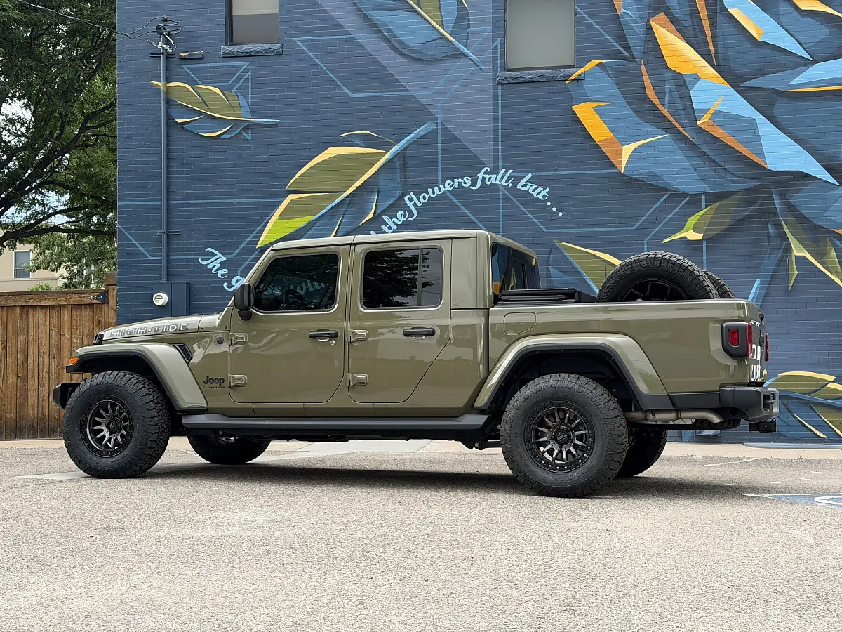 2026 Jeep Gladiator with Lock Off-Road Trail Matte Gunmetal with Matte Black Ring Rims