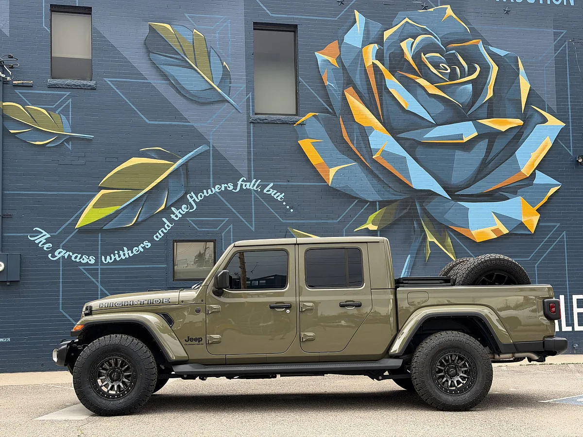 2026 Jeep Gladiator Running Lock Off-Road Trail Matte Gunmetal with Matte Black Ring