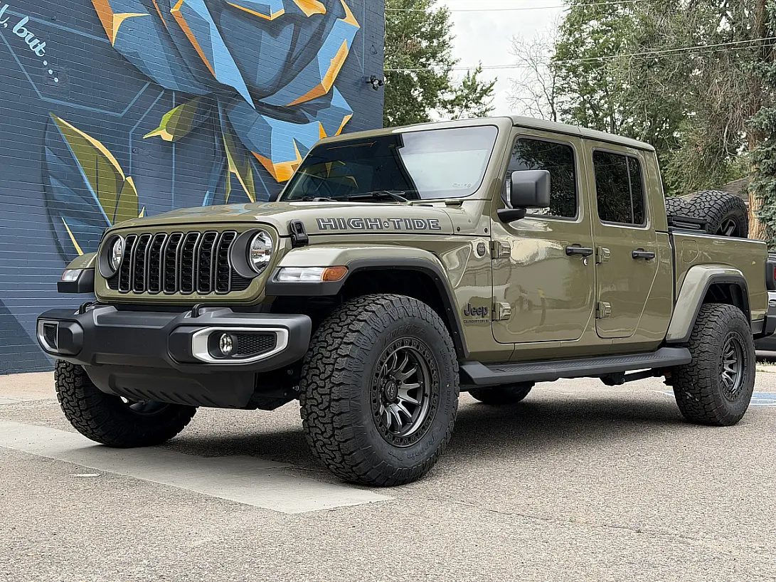 Lock Off-Road Matte Gunmetal with Matte Black Ring Trail Wheel on 2026 Jeep Gladiator
