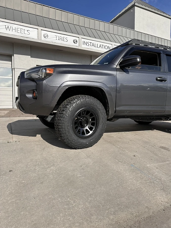 Lock Off-Road Yosemite Black on 2023 Toyota 4Runner