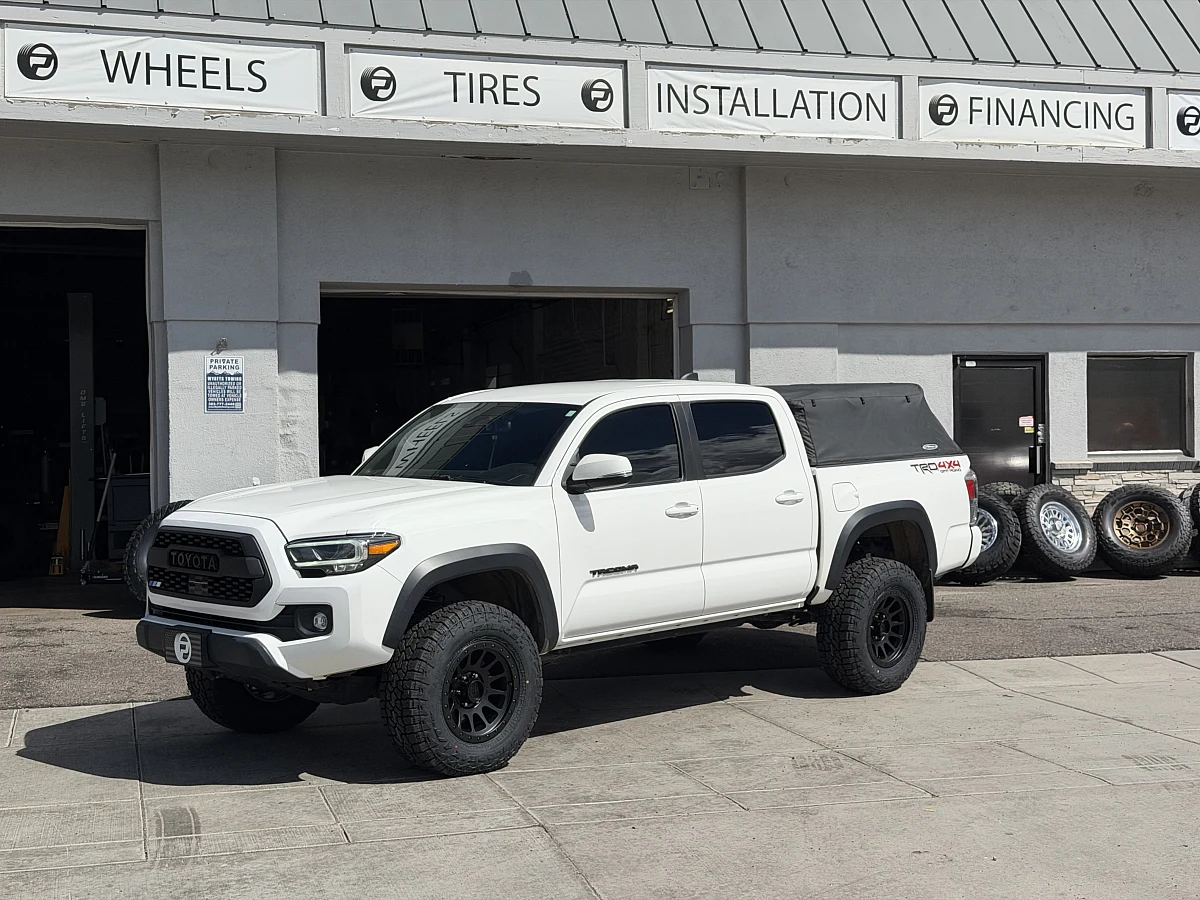Black Lock Off-Road Yosemite on 2023 Toyota Tacoma