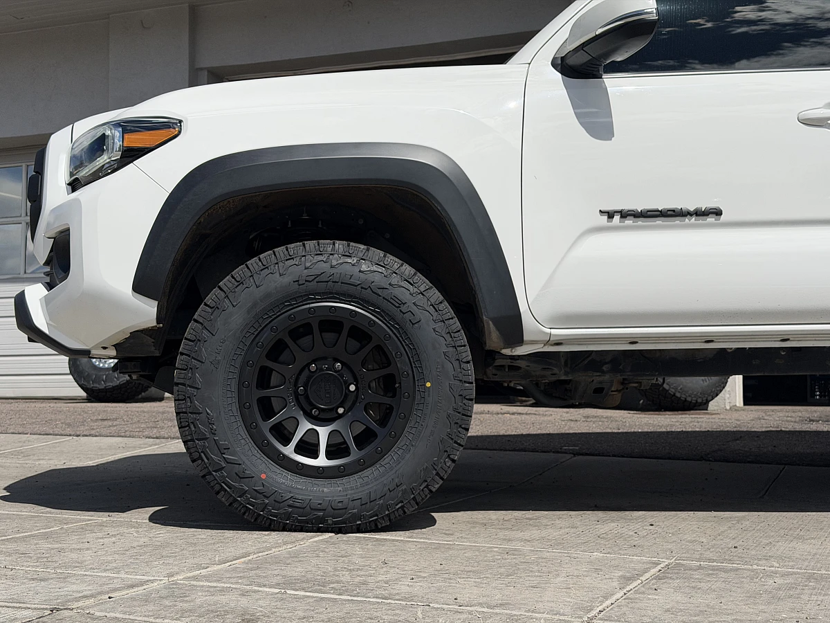 Lock Off-Road Yosemite — Black on 2023 Toyota Tacoma