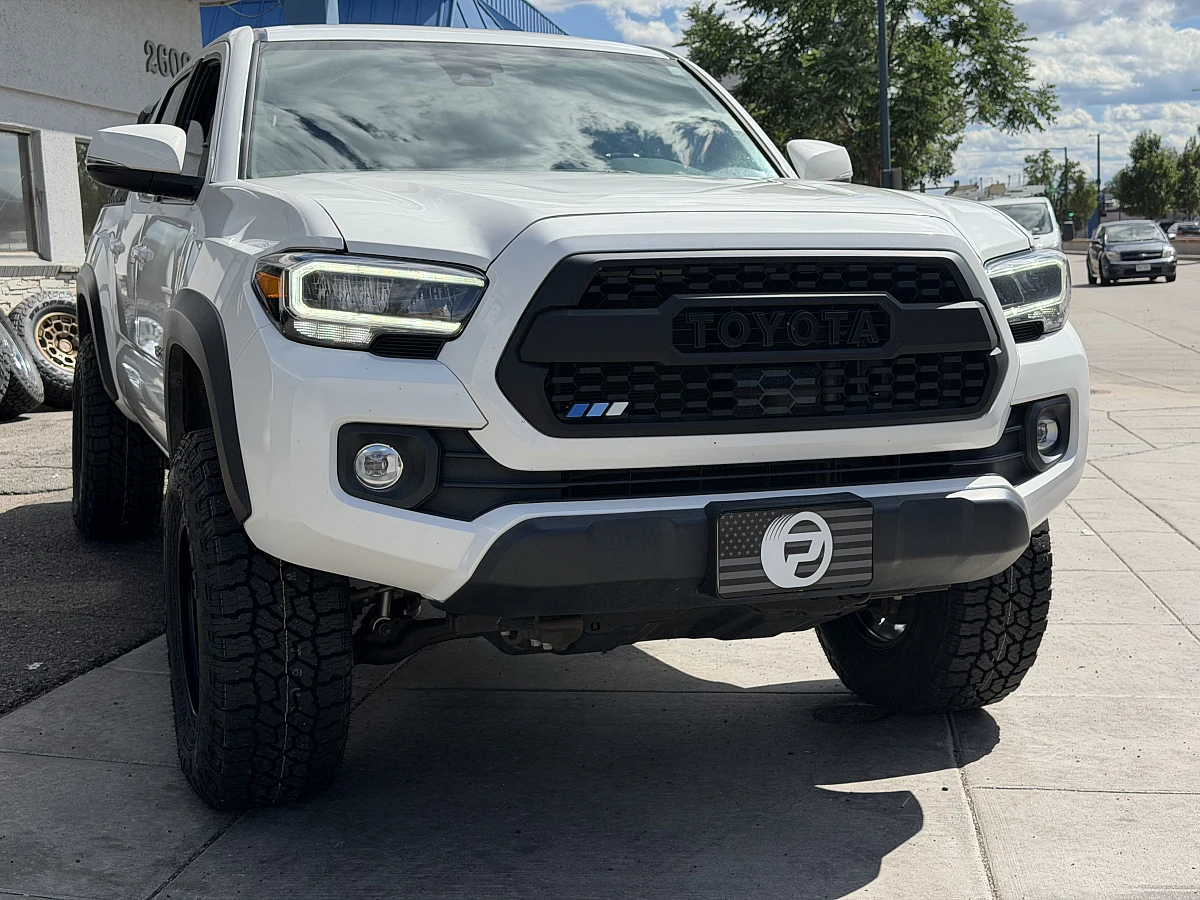 2023 Toyota Tacoma Lock Off-Road Yosemite Black Wheel