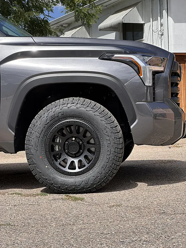 Black Lock Off-Road Yosemite on 2026 Toyota Tundra
