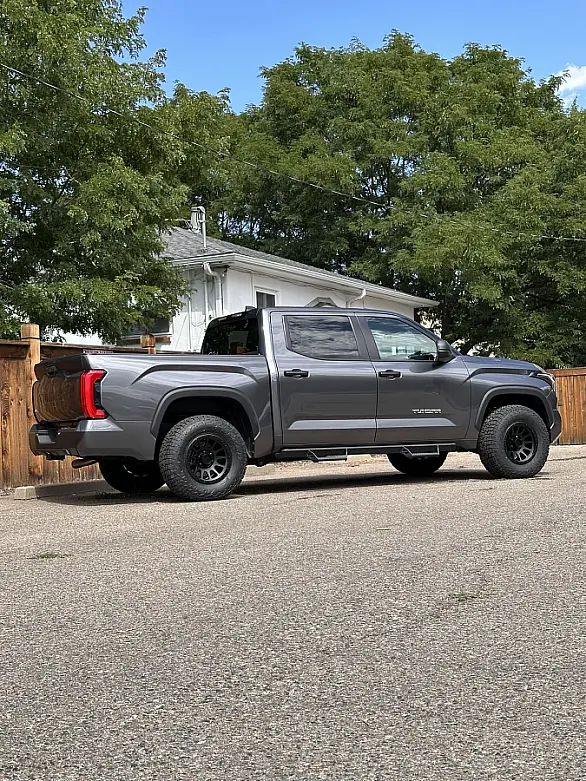 Lock Off-Road Yosemite Black on 2026 Toyota Tundra