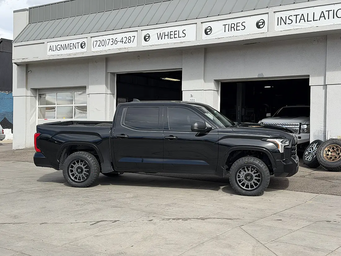 2026 Toyota Tundra Lock Off-Road Yosemite Charcoal Wheel