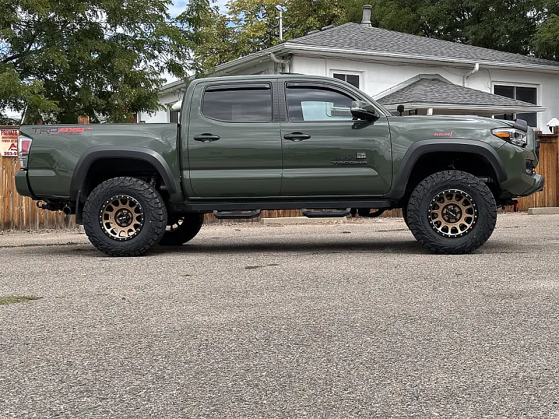 2023 Toyota Tacoma Running Method MR305 Bronze