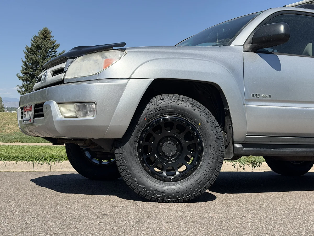 Method MR305 Double Black on 2004 Toyota 4Runner