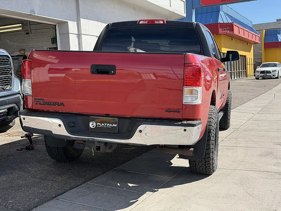 Method Double Black MR305 Wheel on 2015 Toyota Tundra