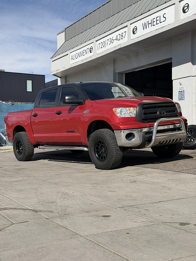 Method MR305 Double Black on 2015 Toyota Tundra