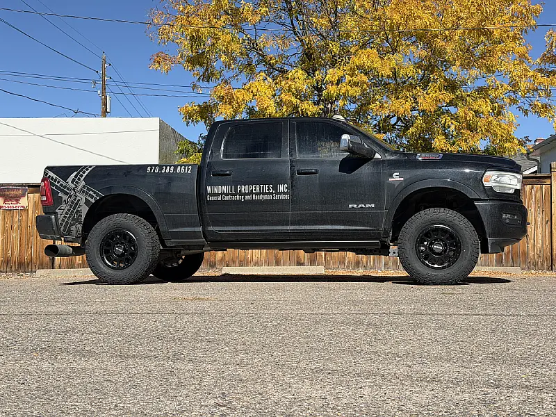 Method MR305 Double Black on 2024 RAM 2500