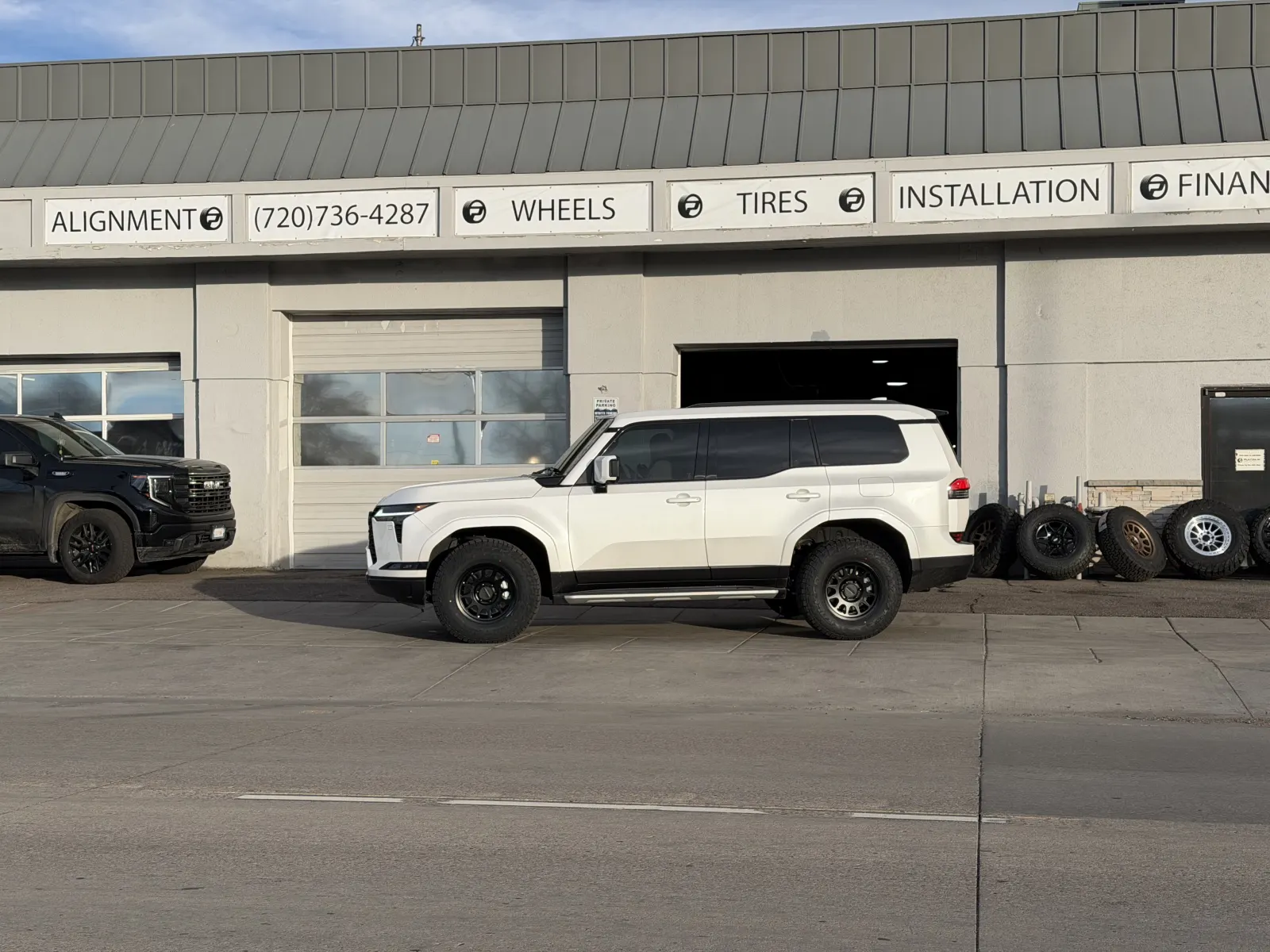 Double Black Method MR305 on 2025 Lexus GX