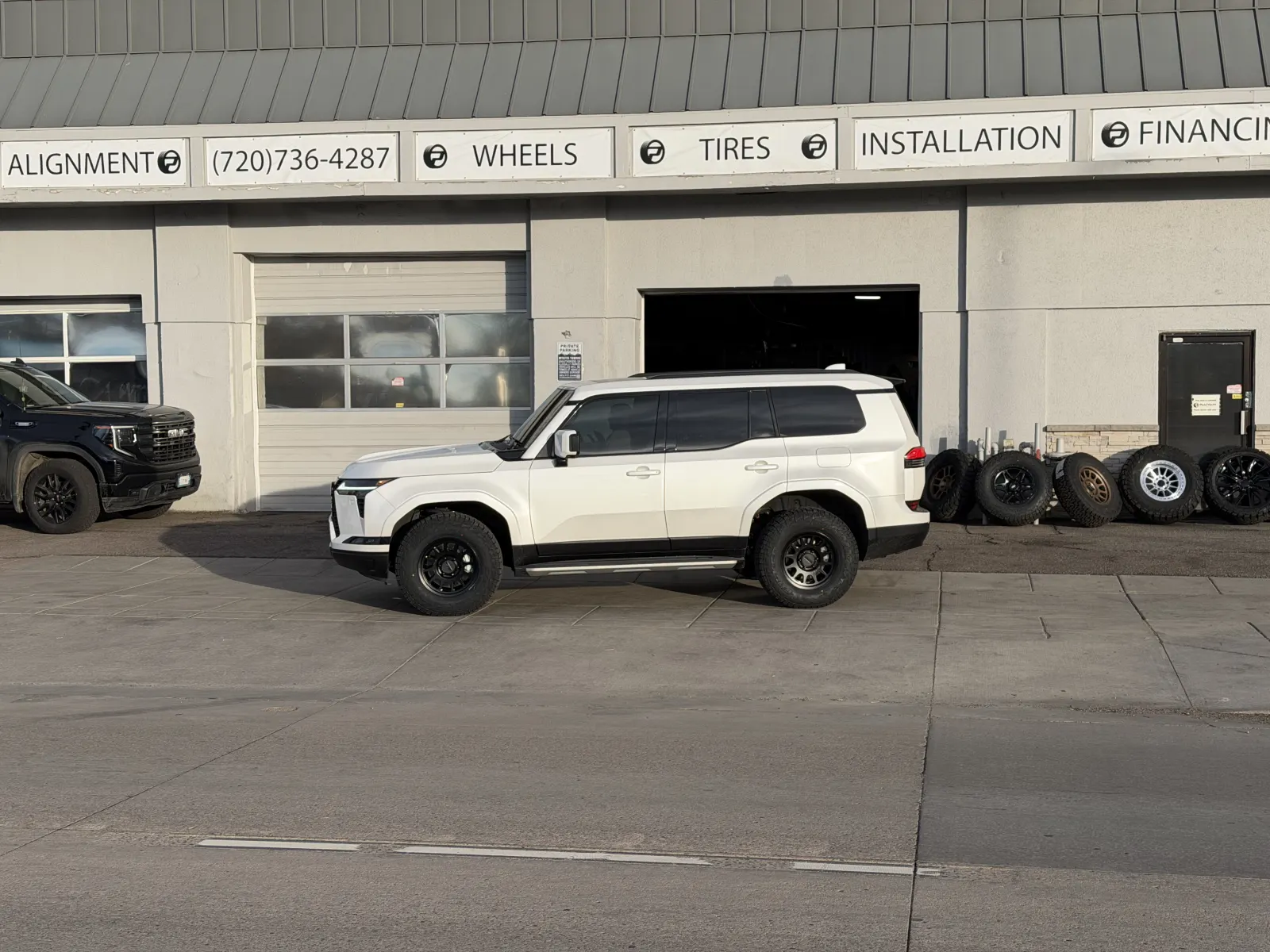 Method MR305 Double Black on 2025 Lexus GX