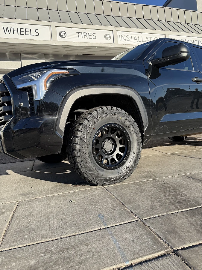 Double Black Method MR305 on 2026 Toyota Tundra