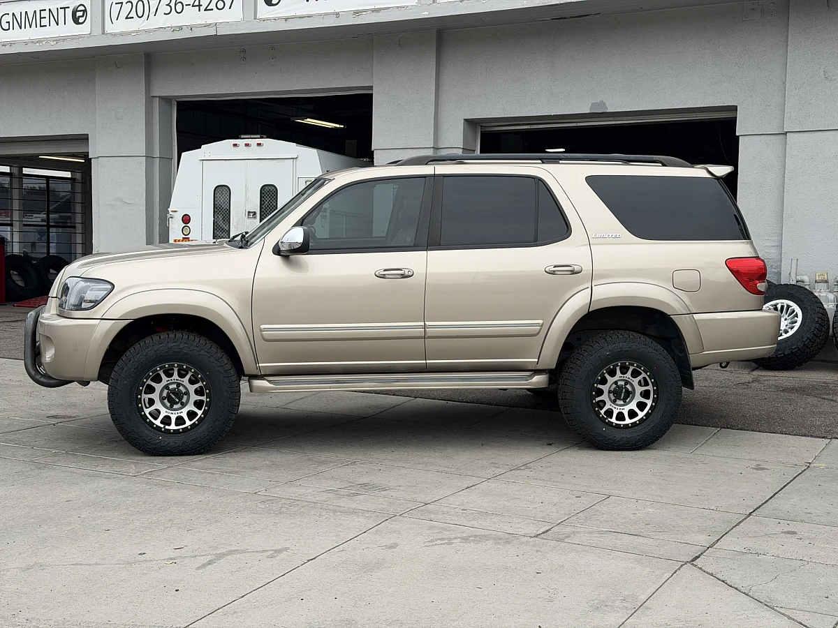 2006 Toyota Sequoia Running Method MR305 Silver