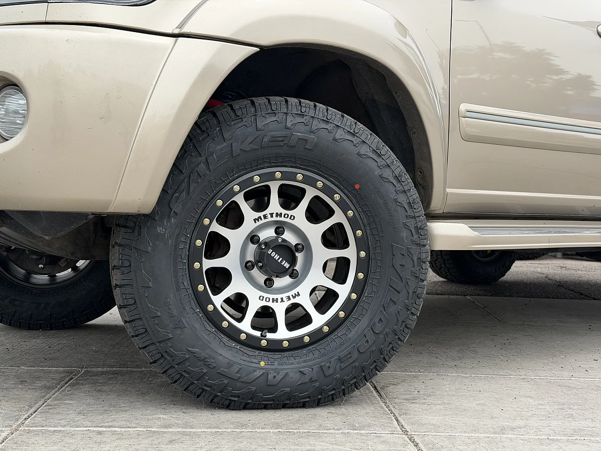 Silver Method MR305 on 2006 Toyota Sequoia