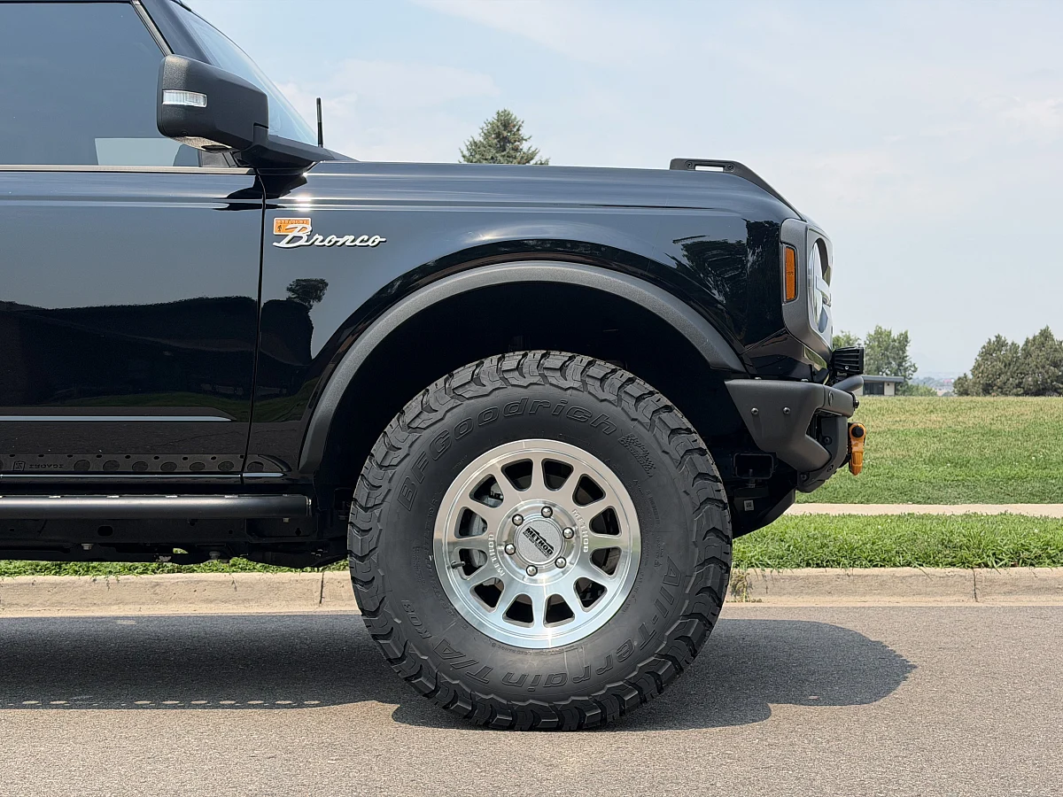Method MR703 Polished Silver on 2026 Ford Bronco