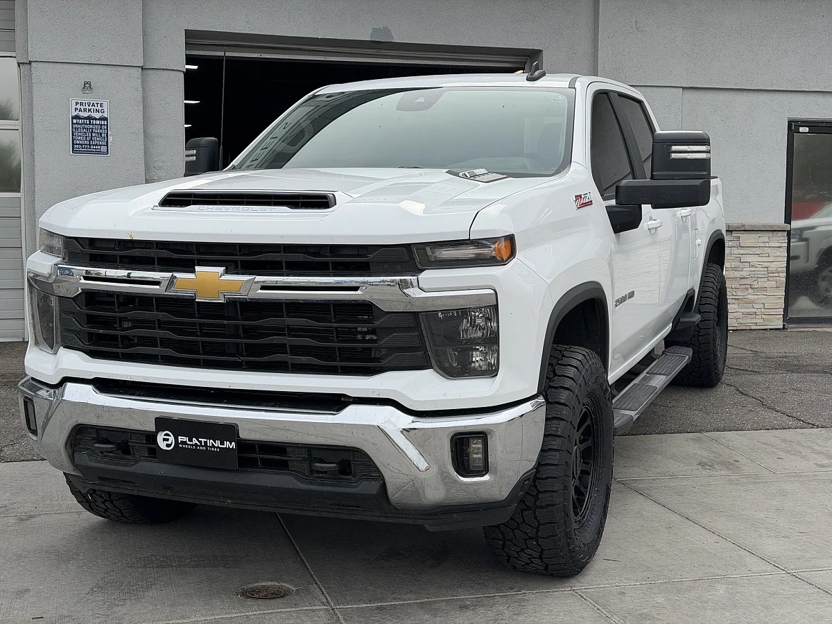 2025 Chevrolet Silverado 2500HD with Method MR709 Black Wheels