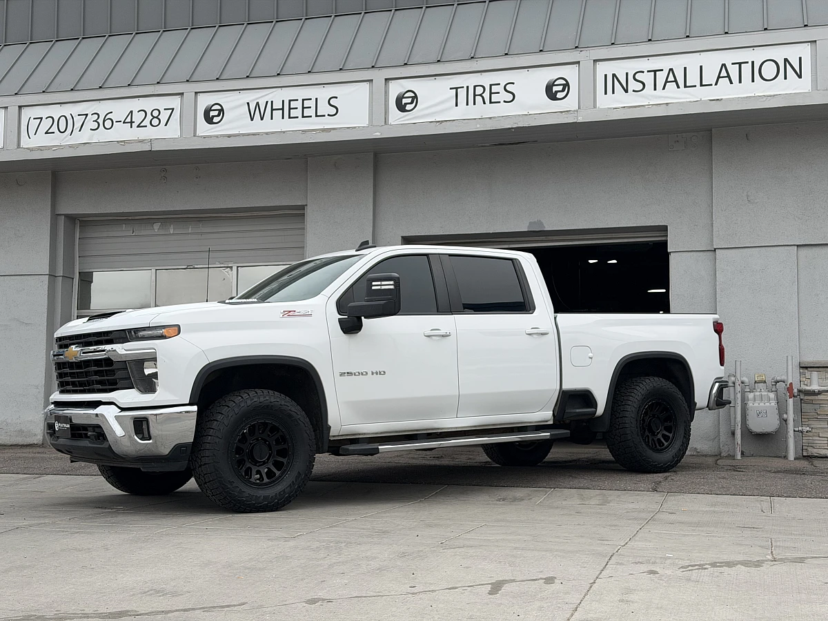 2025 Chevrolet Silverado 2500HD Method MR709 Black Wheel