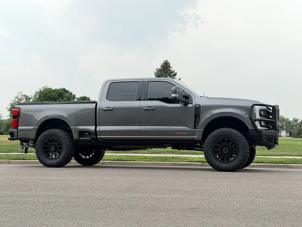 Method MR709 Black on 2025 Ford F-350