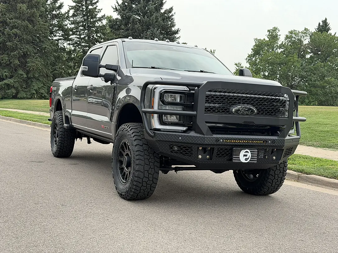 Method MR709 Black Rim on 2025 Ford F-350