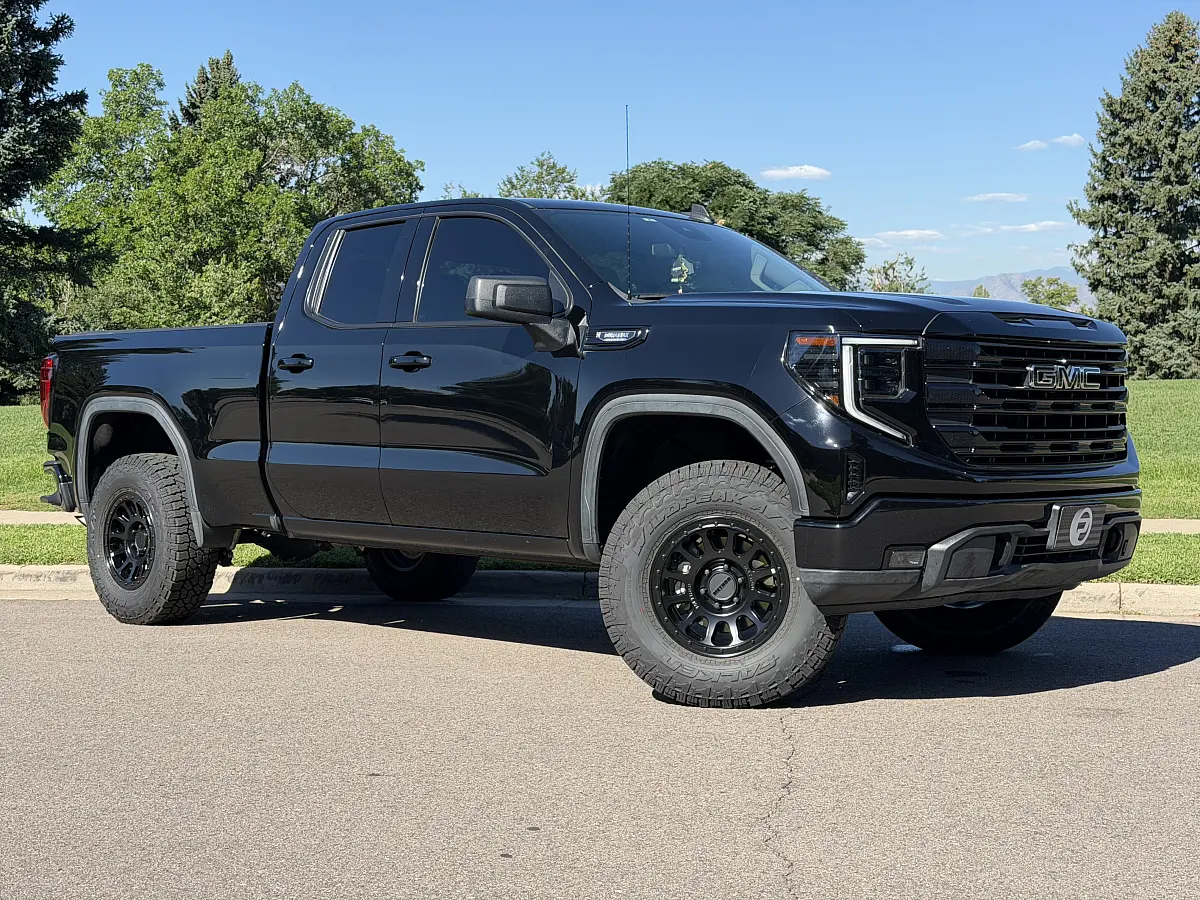 2025 GMC Sierra 1500 Rolling on Method MR709 Black