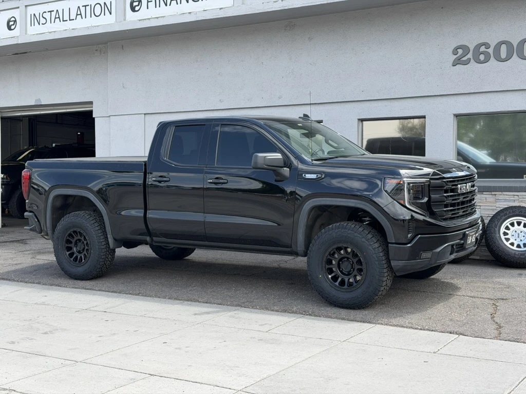 2025 GMC Sierra 1500 Equipped with Method MR709 Black