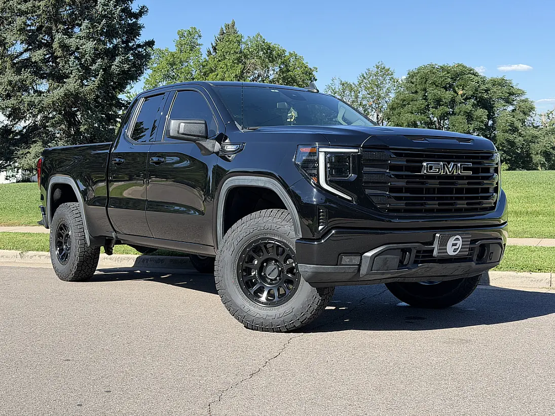 Black Wheels Method MR709 on 2025 GMC Sierra 1500