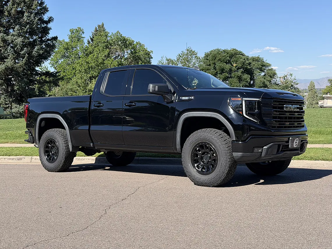 Method MR709 Wheels in Black for 2025 GMC Sierra 1500