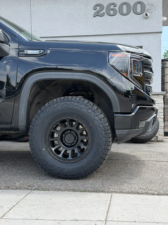 2025 GMC Sierra 1500 Running Method MR709 Black