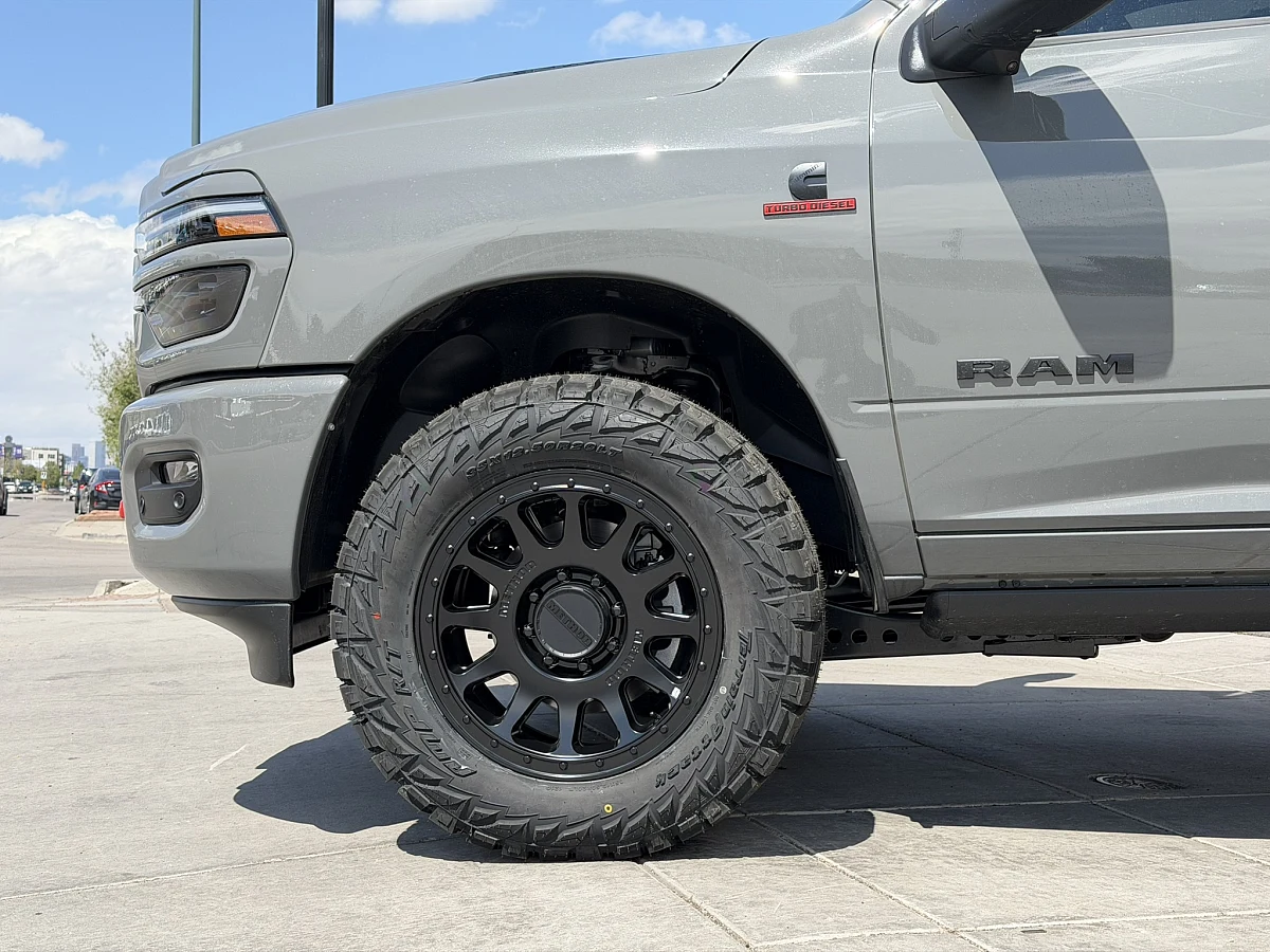 Method MR709 Black Rim on 2026 RAM 2500