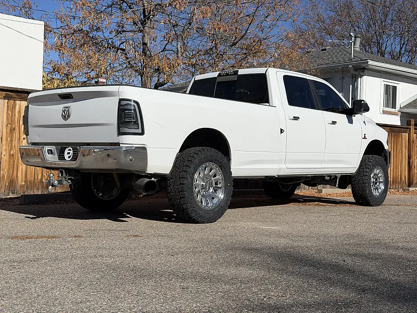 Method Polished Silver MR709 Wheel on 2015 RAM 2500