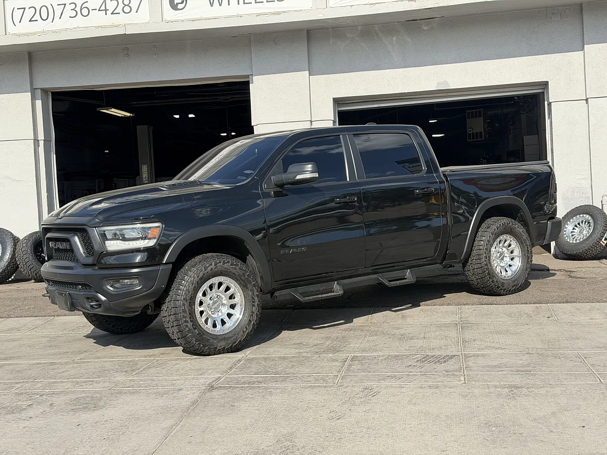 2019 RAM 1500 with Polished Silver Method MR709 Rims